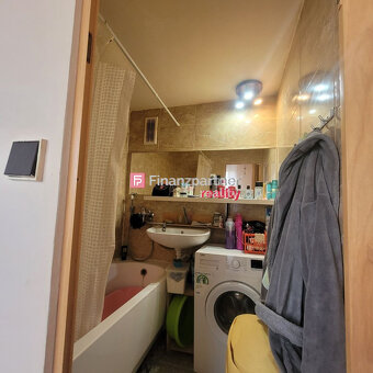 Ponúkame Vám na predaj 2 izbový byt v Nových Zámkoch - 11