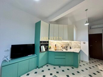 3-IZBOVÝ APARTMÁN S TERASOU S VÝHĽADOM NA MORE, ALBÁNSKO - 11