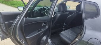 Kia Venga - 11