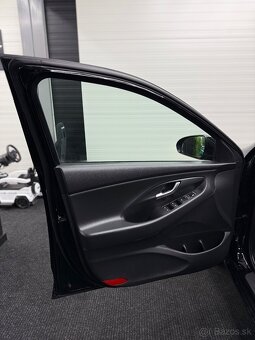 Hyundai i30 2022 1.5dpi atmosféra 81kw benzín FAMILY 1majitľ - 11