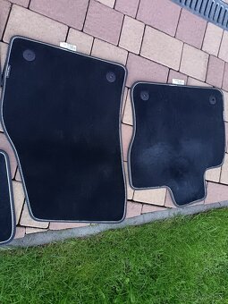 Predám velurove koberce na VW TOURAN..... - 11