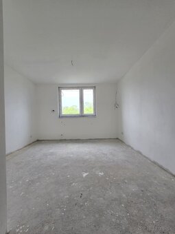 Kompletne zrekonštruovaný rodinný dom v Hr. Kľačanoch - 11