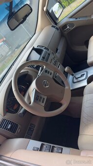 Nissan Pathfinder 2.5 dCI Automat 7-miestny - 11