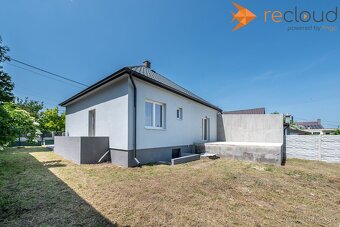 Kompletne zrekonštruovaný rodinný dom v tichej lokalite Sečo - 11