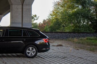 Škoda superb combi 2.0Tdi Scr DSG 2022 - 11