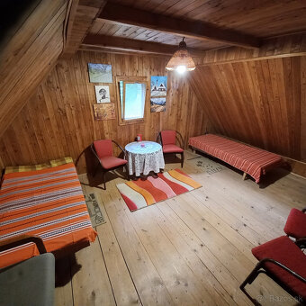 Chata v obci Turecká obklopená lesom - 11