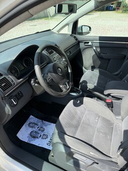 Volkswagen Touran - 11