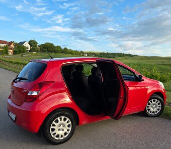 Hyundai i20 1.25 16V 74KW/100PS R.V.03/2010 - 11