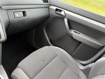 Volkswagen Touran - 11