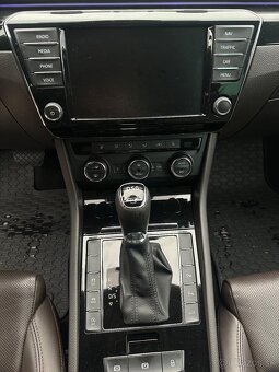 Skoda Superb 2.0 TDI 4x4 Laurin & Klement - 11