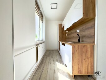 REKONŠTRUOVANÝ 2 IZBOVÝ BYT, 48M2, UL. L.NOVOMESKÉHO, SENICA - 11