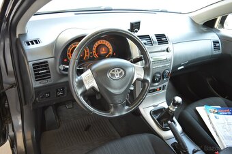 TOYOTA COROLLA 1,6I 97kW benzín Valvematic, M6, 2009 Slovens - 11