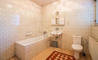 Unikátna príležitosť - Rodinný dom s veľkým pozemkom v... - 11