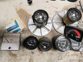 Budíky, palivomér, merač moto hodín, - 11