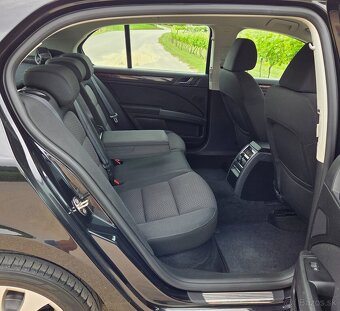 Škoda Superb 2.0 TDI 103KW/140 koní R.V.09/2010 - 11