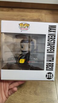 Max Verstappen - funko pop formula + podpis karta - 11