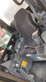 Bager Takeuchi TB23 + vrták + kladivo + 4 lyžice. - 11