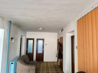 ZNOVU V PONUKE-PADNUTÁ REZERVÁCIA KRÁSNY ZAUJÍMAVO RIEŠENÝ  - 11