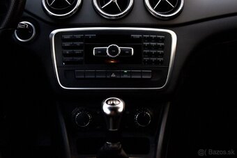 Mercedes-Benz CLA Kupé 180 AMG LINE - 11
