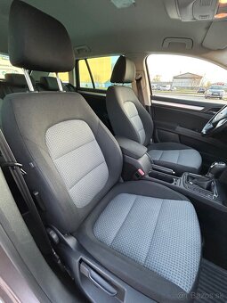 Škoda Superb Combi - 11