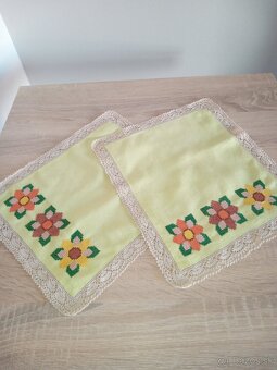 Ručne vyšívané obrusy - 11