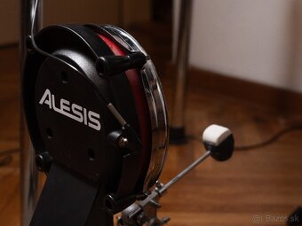 Predám málo používanú biciu súpravu (Alesis Crimson II) - 11