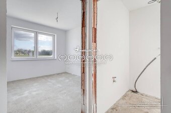 Novostavba 4-izbového rodinného domu v obci Slov.Nová Ves - 11