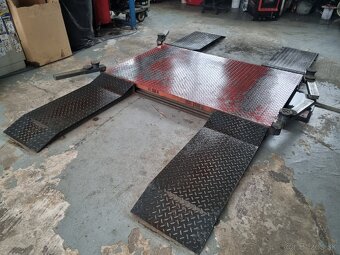 PNEUSERVIS ZDVIHAK 2500 kg ROK-2012 - 11