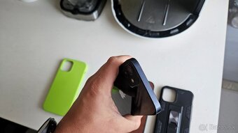 Apple iPhone 12 tmavý - 64GB, zdravie 85% - 11