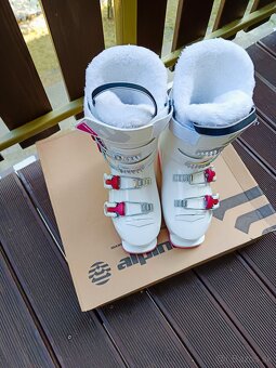 Dievčenské lyžiarky - 11