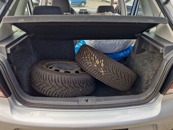 Predám Volkswagen Polo Cross 1.4 benzín,Klíma,Tempomat,8xgum - 11