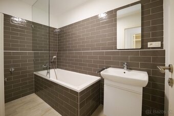 Dizajnový 2-izbový byt s loggiou v projekte Urban Residence - 11