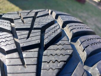 215/65 r17 zimne pneumatiky hankook. - 11