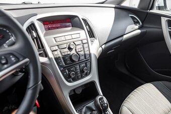 Opel Astra 1.6 ECOTEC 85kW Enjoy M5 03/2012 - 11