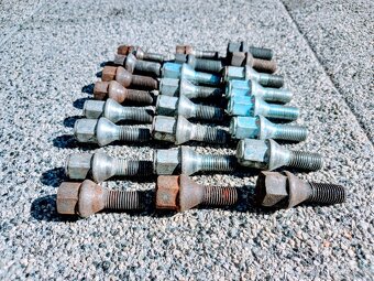 Skrutky kolies Štifty - 11