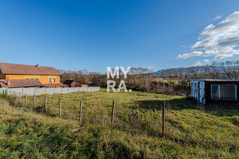 Stavebný pozemok 961 m² s projektom a stavebným povolením, K - 11