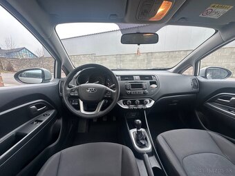 Kia Rio - 11