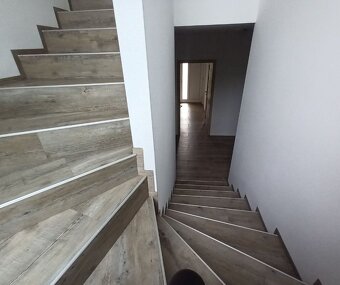 Krásny,nový dom s pozemkom,parkovacími miestami - 11