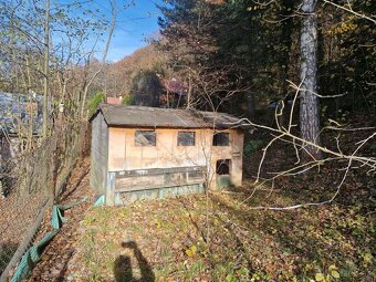 Na predaj zrubová chata so záhradou 1633 m2 v obci Bartošová - 11