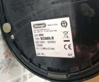 Pákový kávovar De'Longhi DEDICA EC 685.R - 11