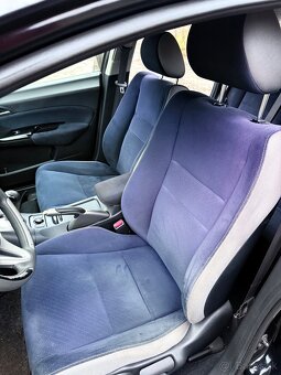 Honda Civic 8G 1.4 benzín - 11