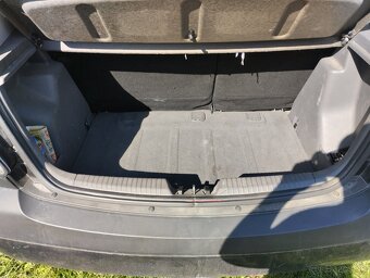 Kia Rio 1.4 LPG - 11