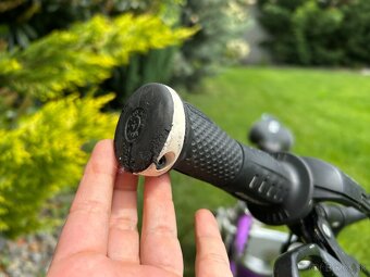 Woom 4 fialový 20" (stojan, blatníky) - 11