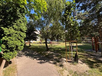 2i. byt 55m, Furdekova ul., Petržalka, 4p., kompletná RŠ - 11
