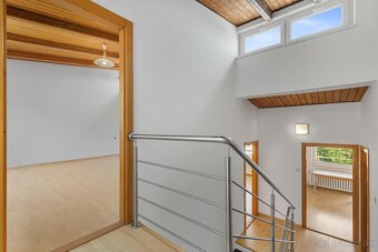 5 IZB.RODINNÝ DOM S ÚŽASNÝM VÝHĽADOM, GARÁŽ,TICHÉ PROSTREDIE - 11