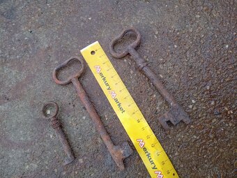 Mažiar.kluce staré do zámku - 11