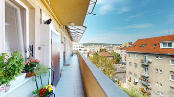 Štýlový 2i po rekonštrukcii pri Trnavskom mýte, províziu RK - 11