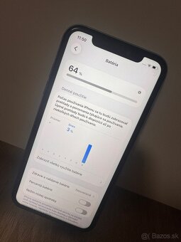 iPhone 11 (128GB) - 11