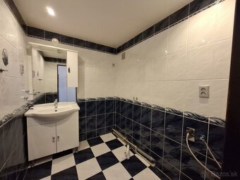 Na predaj veľkometr. 75m2, 2 izb byt Handlová - 11