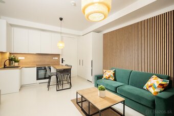 Štýlový dvojizbový apartmán v projekte LEBENSKI v centre Vys - 11